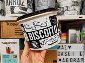 Tupperware Caixa Biscoito Pop Box 2,4 litros Tupperware Caixa Biscoito Pop Box 2,4 litros
