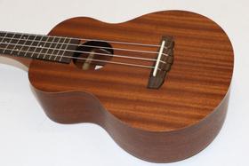 Ukulele Benson Concert Sapele 24 c/ bag UB-24
