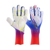 Um par de luvas de goleiro profissionais para treinamento resistente ao desgaste. Um par de luvas de goleiro profissionais para treinamento resistente ao desgaste.