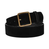 Um simples cinto de camurça com fivela de agulha jeans casuais da moda