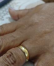 Uma Aliança de Ouro 18 kilates 3 Gramas 4 mm Maciça