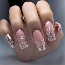Unhas Postiças BABALAL Médio com Design de Flor Prateada 24 Unidades Unhas Postiças BABALAL Médio com Design de Flor Prateada 24 Unidades