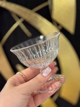 Unidade taça vidro sobre transparente