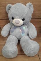Urso de Pelúcia com Laço Urso de Pelúcia com Laço