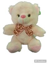 Urso de pelúcia com laço Urso de pelúcia com laço