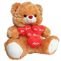 Urso de Pelúcia Grande 4 Coração Amor Me Abrace Caramelo - Fizzy - 7898370512826 Urso de Pelúcia Grande 4 Coração Amor Me Abrace Caramelo - Fizzy - 7898370512826
