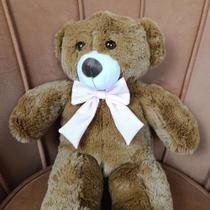 Urso pelúcia 50 e 100cm com laço removível - cor mel