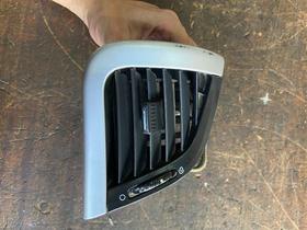USADO: Difusor Ar Central Esquerdo Peugeot 207 2009 A 2014 USADO: Difusor Ar Central Esquerdo Peugeot 207 2009 A 2014