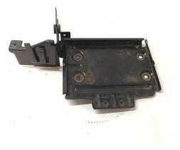 USADO: Suporte Caixa Bateria Chery Face 1.3 2010 2015 Preto USADO: Suporte Caixa Bateria Chery Face 1.3 2010 2015 Preto