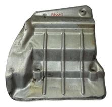 USADO: Suporte Proteção Caixa Filtro Ar Passat Alemão 1999 A 2005 USADO: Suporte Proteção Caixa Filtro Ar Passat Alemão 1999 A 2005
