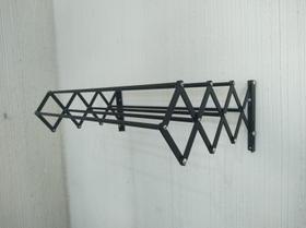 Varal de parede sanfonado com 7 varetas em alumínio