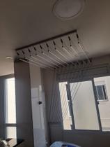 Varal de teto com 10 varetas individuais de 90cm - alumínio Varal de teto com 10 varetas individuais de 90cm - alumínio