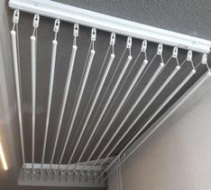 Varal de teto individual com 12 varetas em alumínio