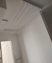Varal individual de teto com 10 varetas e 1 metro branco
