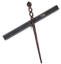 Varinha Mágica Artesanal em Madeira Esculpida à Mão - 38cm Varinha Mágica Artesanal em Madeira Esculpida à Mão - 38cm