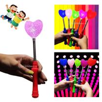 Varinha Mágica LED Coração Coloridos Brilhante Pisca Para Festa Criança Rosa - OK016CORO Varinha Mágica LED Coração Coloridos Brilhante Pisca Para Festa Criança Rosa - OK016CORO