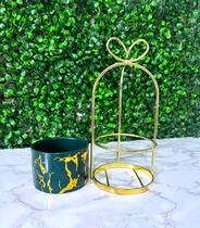 Vaso de Ceramica Tripé Laço em Metal Dourado 20x9,5cm Flores Plantas