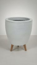 Vaso de Chão com Tripé 30cm Polietileno Cinza Vaso de Chão com Tripé 30cm Polietileno Cinza