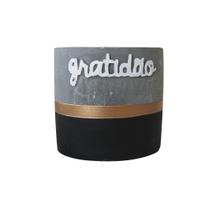 Vaso de cimento com frase gratidão 10x9cm