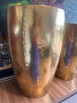 Vaso De Metal dourado Altura 54 cm 37 cm de diametro na boca e 34 cm de diametro na base(01 unidade)