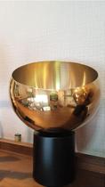 Vaso de Metal Dourado com Base Preto 30x19x19 cm