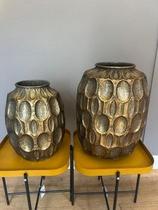 Vaso De Metal dourado envelhecido Altura 47cm diametro na boca superior 32 cm de diametro na base 19 cm(01 unidade) Vaso De Metal dourado envelhecido Altura 47cm diametro na boca superior 32 cm de diametro na base 19 cm(01 unidade)