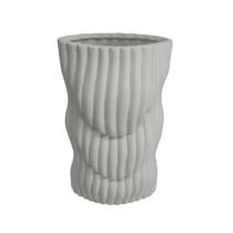 Vaso de terracota branco ondulado com linhas em relevo Vaso de terracota branco ondulado com linhas em relevo