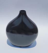Vaso Decorativo Akaso cor Preto - altura 18cm x largura 15cm