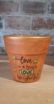 Vaso decorativo em cerâmica para plantas, com mensagem afetiva - Love is a Temple - Mercado Terrarium