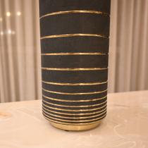Vaso Decorativo Preto Com Listras Douradas 11x11x22cm