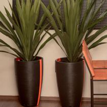 Vaso moderno de polietileno para plantas com furo e prato - FLORÍDIS