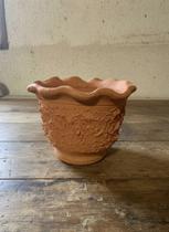 Vaso para plantas e flores com babado cerâmica decorativo 12A x 16D Vaso para plantas e flores com babado cerâmica decorativo 12A x 16D