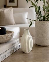 Vaso Porcelana Bege 13cm Decorativo Elegante Mesa Sala Vaso Porcelana Bege 13cm Decorativo Elegante Mesa Sala