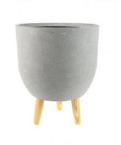 VASO RUTH CIMENTO CINZA COM PES DE MADEIRA 41cm VASO RUTH CIMENTO CINZA COM PES DE MADEIRA 41cm