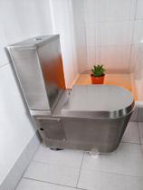 Vaso Sanitário com Caixa Acoplada e Tampa Inox Alta Resistência, Qualidade e Durabilidade Vaso Sanitário com Caixa Acoplada e Tampa Inox Alta Resistência, Qualidade e Durabilidade