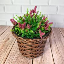 Vaso Trançado com Arranjo de Flores Artificiais - Decoração