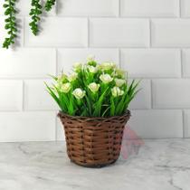 Vaso Trançado com Rosas Artificiais - Decoração Vaso Trançado com Rosas Artificiais - Decoração