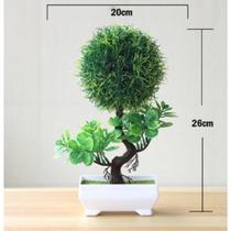 Vasos de plantas artificiais em pinheiro bonsai