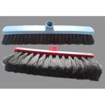 Vassoura crina base plastica 40 cm