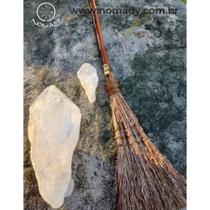 Vassoura de Bruxa para Altar - Cabo de galho de Salgueiro