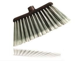 Vassoura zaz plumada s/capa com cabo ref.104