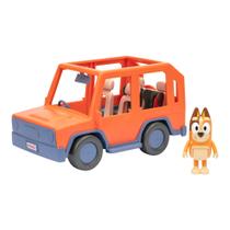 Veículo de brinquedo Bluey Heeler Family Road Trip 4WD com boneco de pimenta