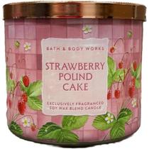 Vela 3 Pavios Strawberry Pound Cake Bath Body Work- 411 gr Vela 3 Pavios Strawberry Pound Cake Bath Body Work- 411 gr