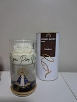 VELA AROMÁTICA ARTESANAL - EDIÇÃO NOSSA SENHORA APARECIDA (Flor de Peônia) -