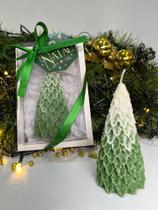 Vela Aromática de Natal Pinheiro Folhas Verde P Presente 65g
