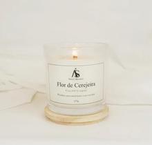 Vela Aromática Perfumada Flor de Cerejeira 90g - Sweet Aromas Vela Aromática Perfumada Flor de Cerejeira 90g - Sweet Aromas