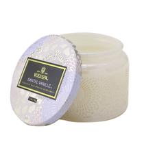 Vela Voluspa Santal com aroma de baunilha: 25h de tempo de queima