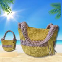 Verão 2024 - Bolsa feita com fio de malha em crochê.