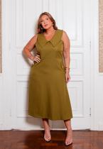 Vestido Alfaiataria Plus Size Gola Ampla