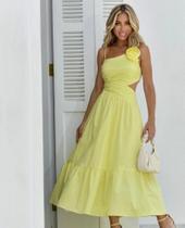 Vestido amarelo com alça e flor tamP Vestido amarelo com alça e flor tamP